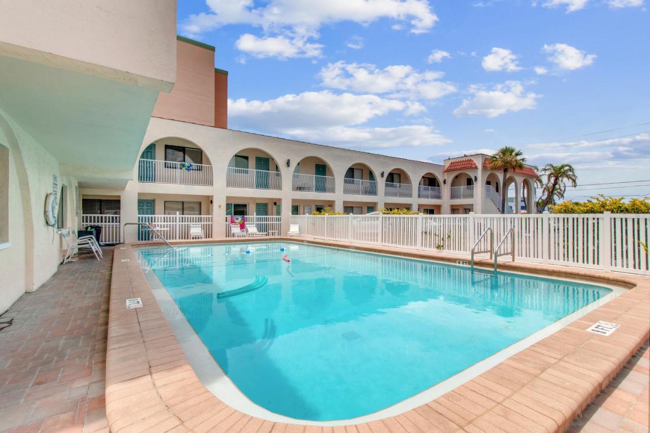 Redington Surf Resort St. Pete Beach Exterior foto