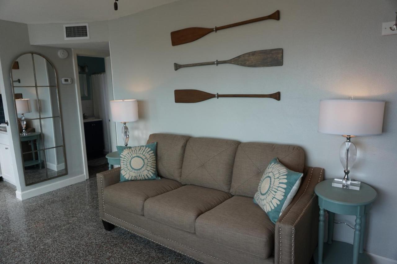 Redington Surf Resort St. Pete Beach Exterior foto