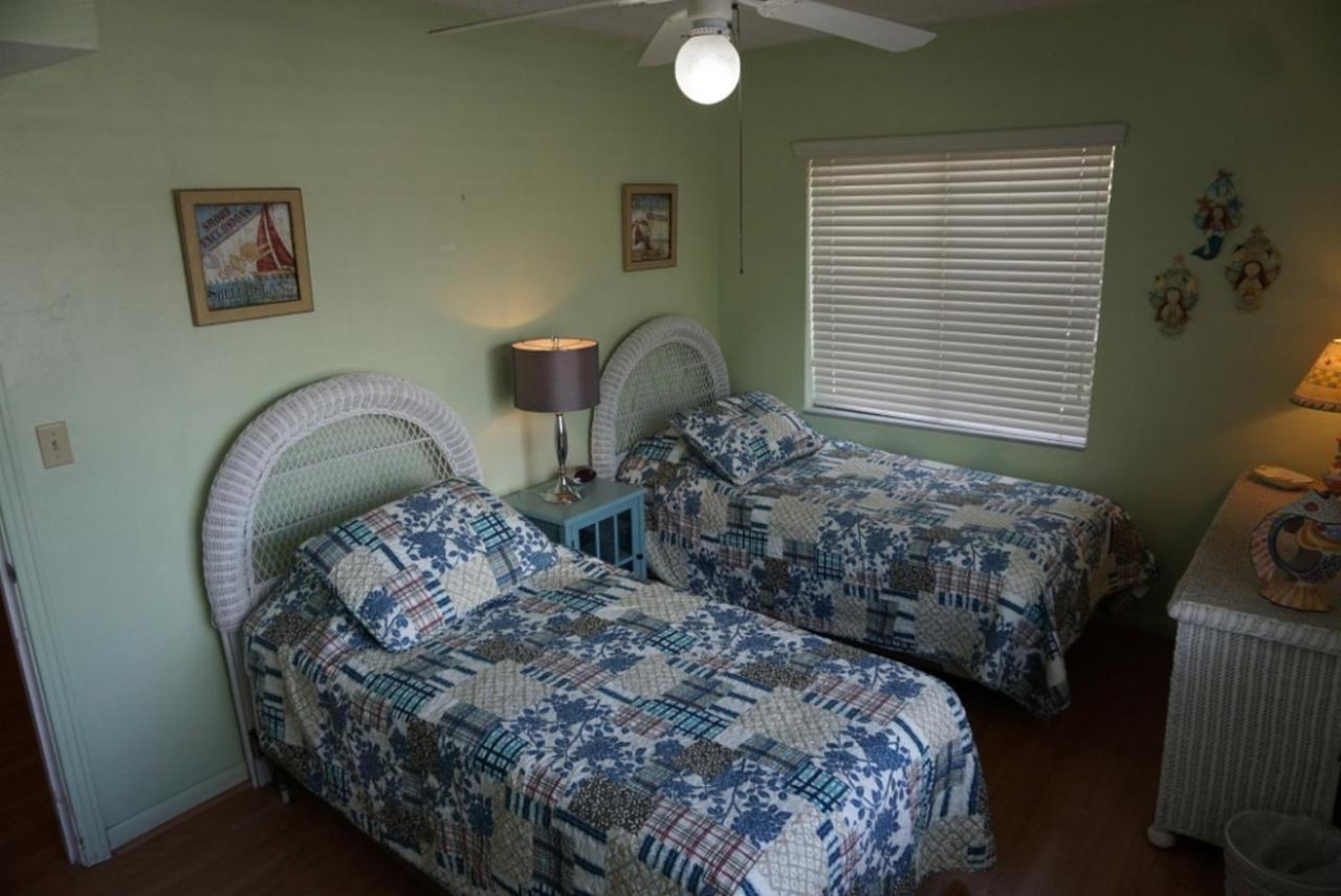 Redington Surf Resort St. Pete Beach Exterior foto