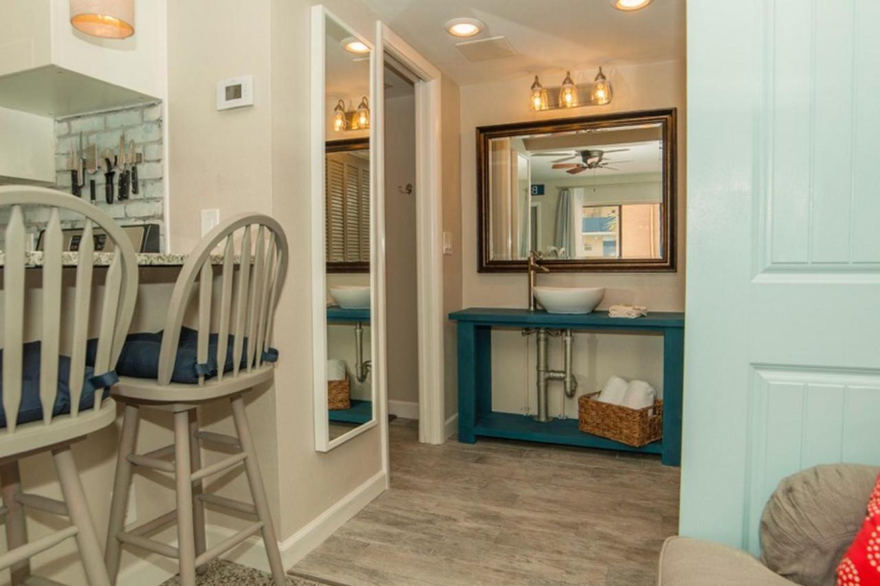 Redington Surf Resort St. Pete Beach Exterior foto